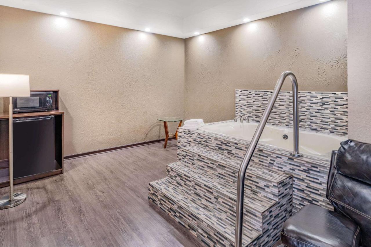 ซูเปอร์ 8 บาย วินด์แฮม โคลัมเบีย Hotel ภายนอก รูปภาพ